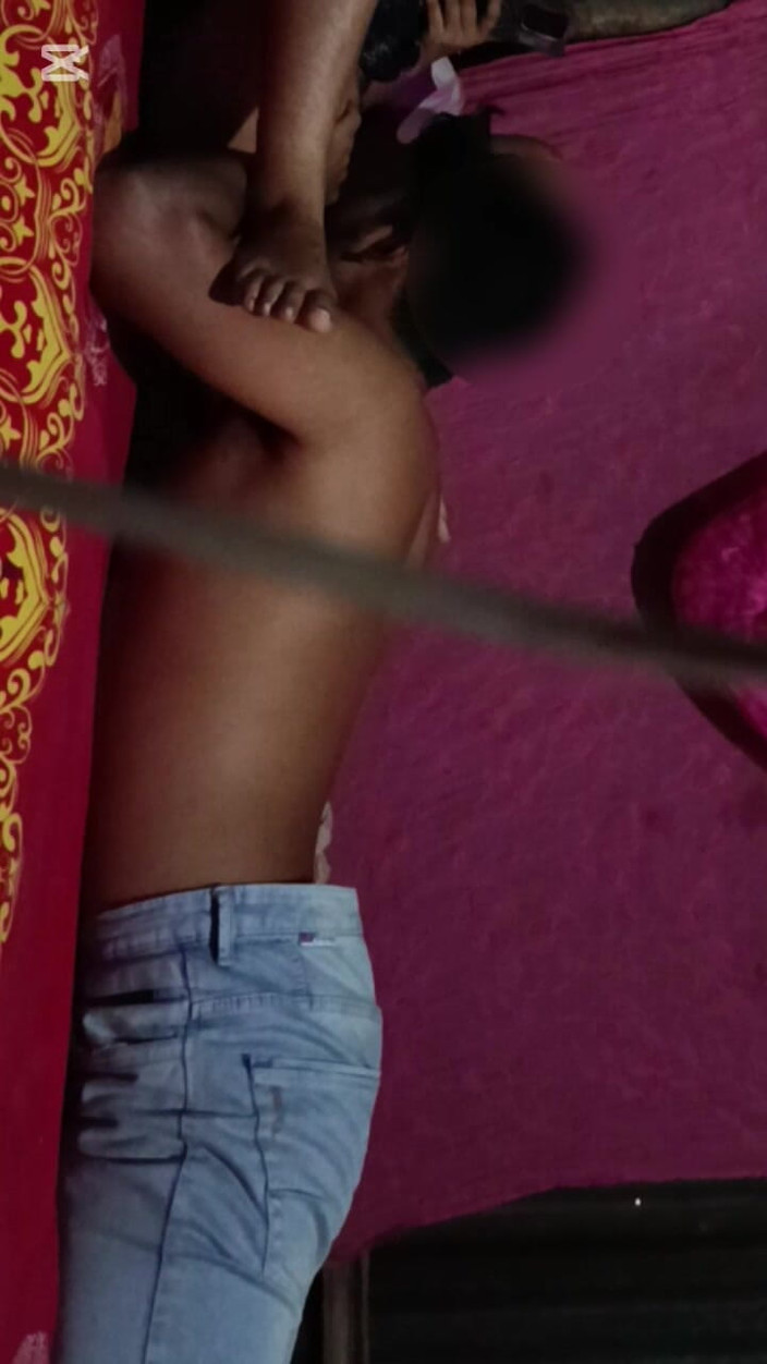 Viral: Le chupé el coño de mi esposa. Mi esposa está...