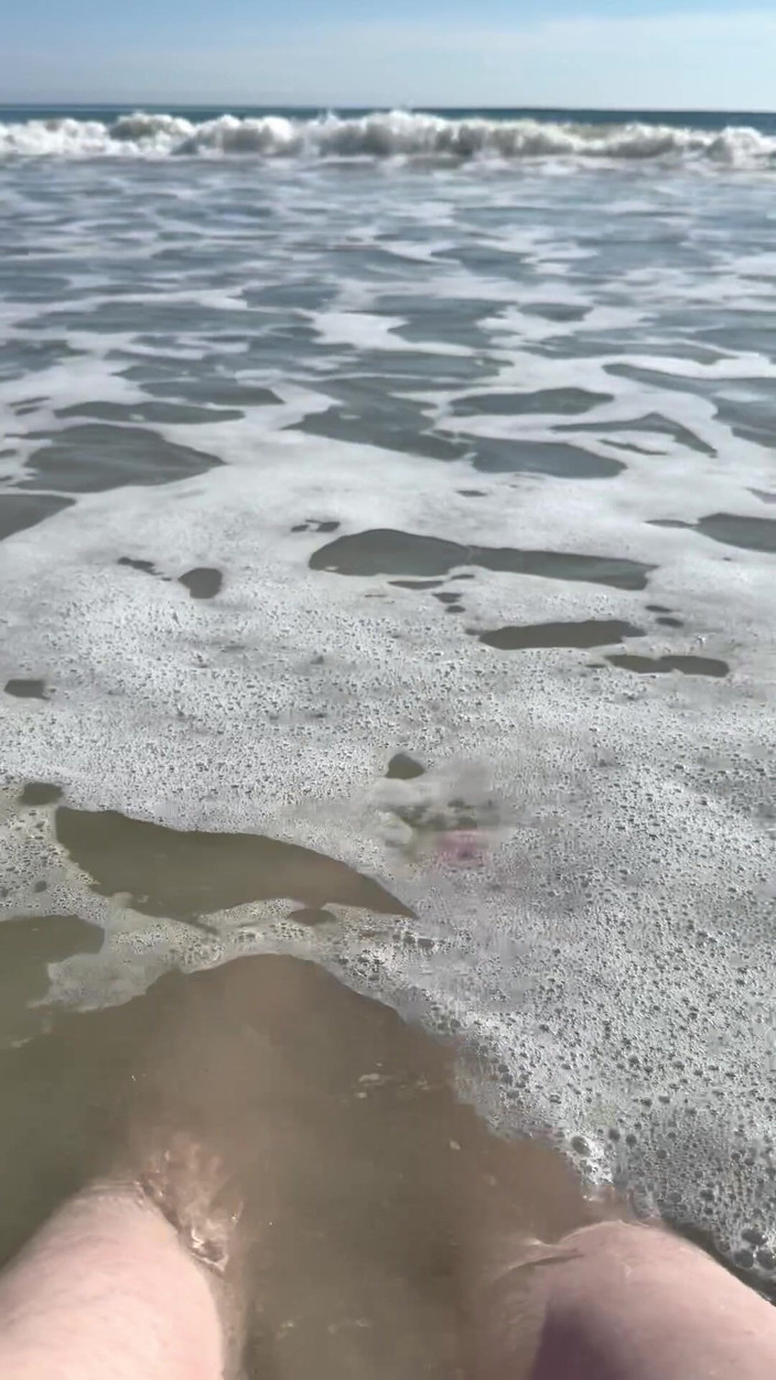 Peppermint Giantess: Waves havarování na velikost 16 nohy a nohy