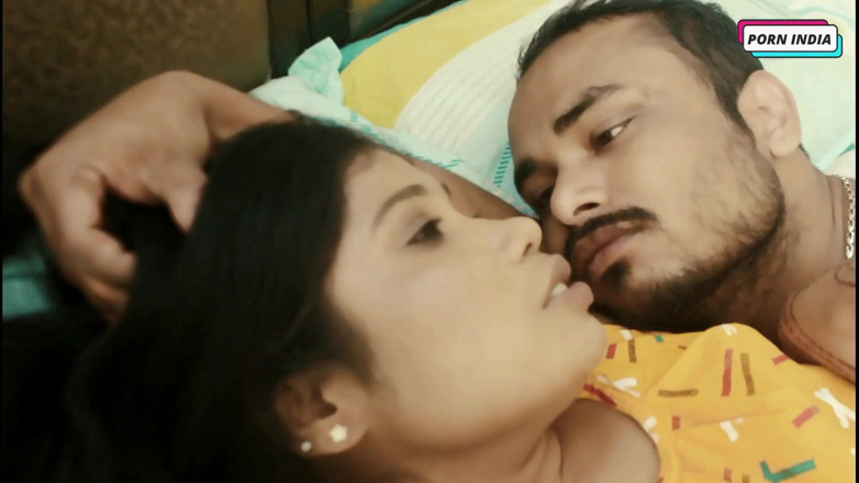 Porn India Studio: Pasangan cantik panas berkongkek romantis tegar pada waktu pagi