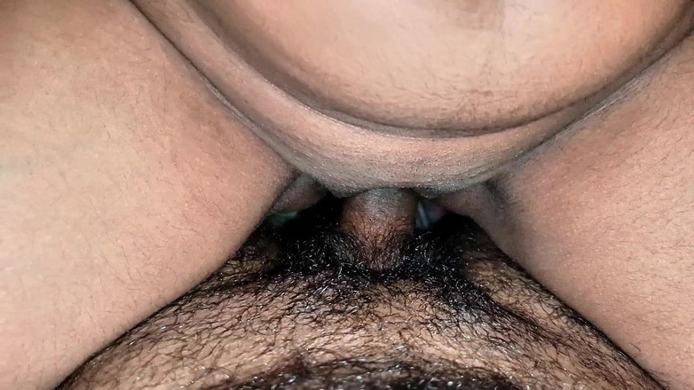 Bithi69gril: Индийская красивая сводная сестра трахается в моей спальне с жестким болезненным