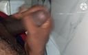 Coarse Heat: Une Indienne musulmane à grosse bite fait une branlette