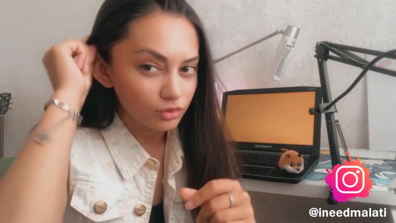 Malati Sex Education: Můj První Lesbický Polibek
