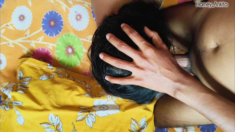 Horney_Ankita: Adik tiri india kepergok lagi ngobrol sama pacarnya dan dihukum...