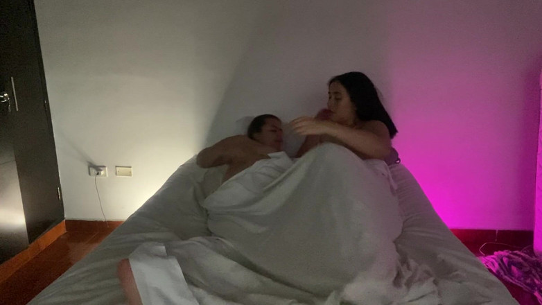 zoemelissa: 就寝時間がファックタイムになってしまった