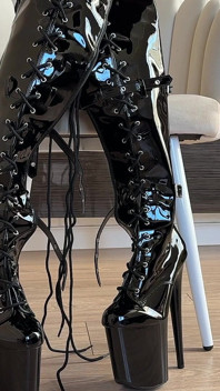 Left Behind: Rip off Boot Fetish