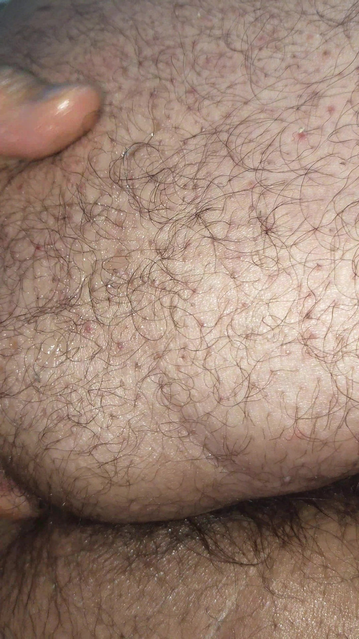 Danilol: Un de cerca, adoración de culo y dedeándose