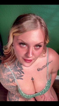 New Video This Sunday! Haunted Fuck Machine Made Me Squirt... My Wettest Video yet