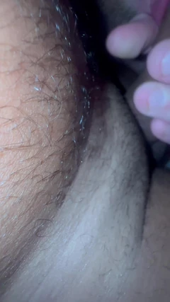 当他的男朋友玩电子游戏时，爸爸狠狠地操了他的继子