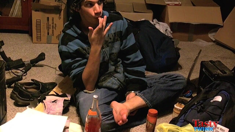 Tasty Twink: Jiffy-toes