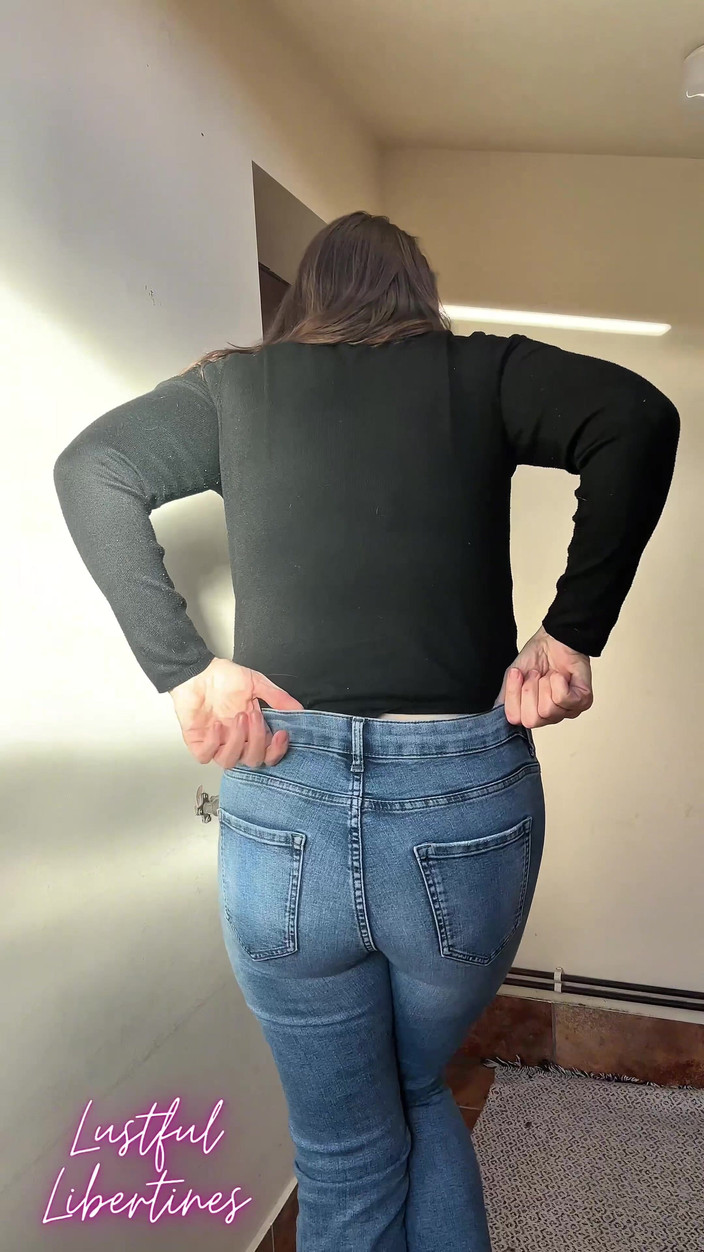 Lustful Libertines: Locked Out of the Bathroom - Jeans Wetting