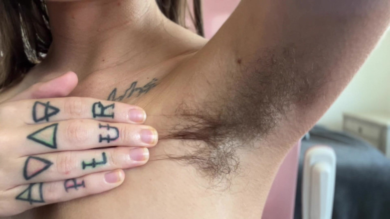 Pearlsage: Pantat dan memek berbulu ketiak close up