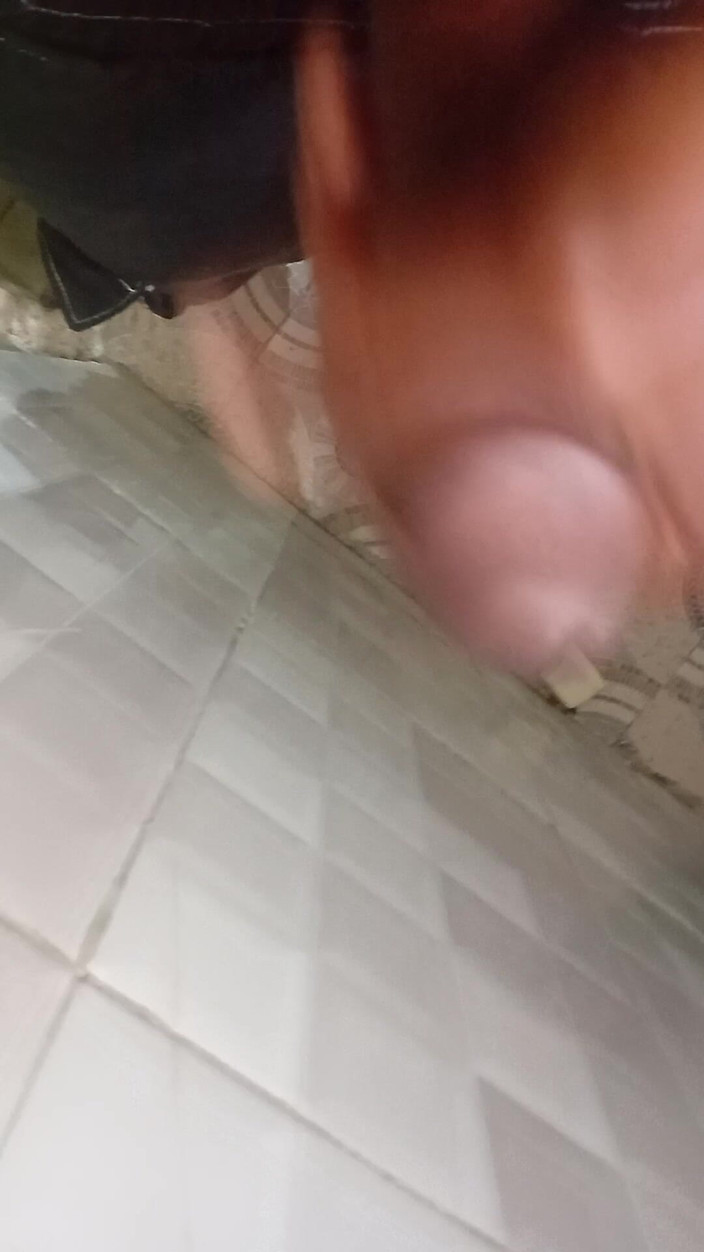 Ctbangers1: Pria Tinggi Dengan Kontol Hitam Besar Masturbasi Setelah Memeknya Ditolak