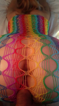Domowa sex tape: Napalona dziewczyna z wielkimi cyckami w Fishnet Ssie i pieprzy w Piesek z Loud Jęki - Lilykoti