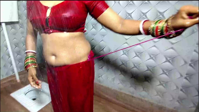 FireeCouple: Mandi solo India masturbasi di kamar mandi
