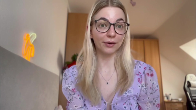 Goddess_Bella_Rae: महिलाओं की सेवा करना अल्फा चाल है