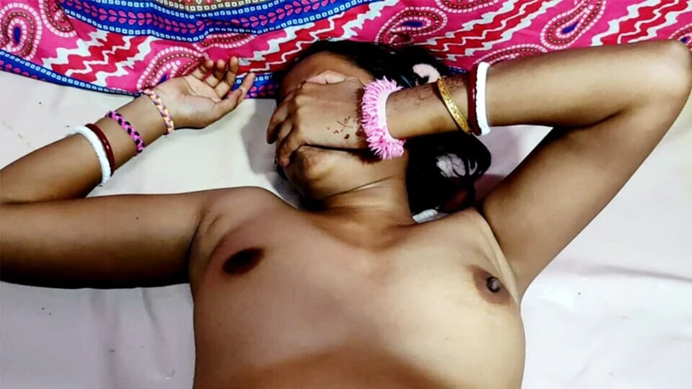Sexyquine: Дезі сільська незаймана дівчина, повне відео сексу. Справжнє секс домашнє відео