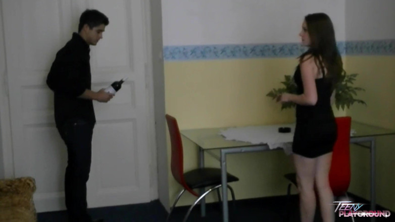 Czech Pornzone: Morena tesuda fode seu amante no quarto dos pais
