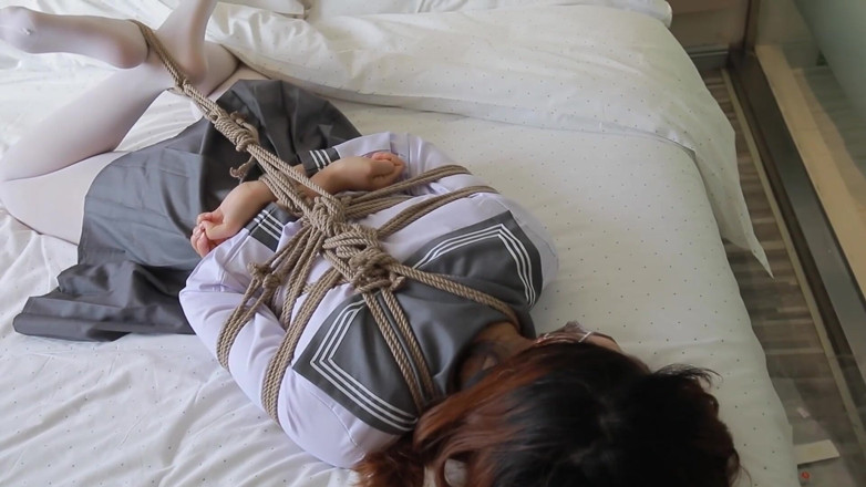 Aisan girl bondage: Hui12-jk Robia nautică și disciplina fetei din mătase albă