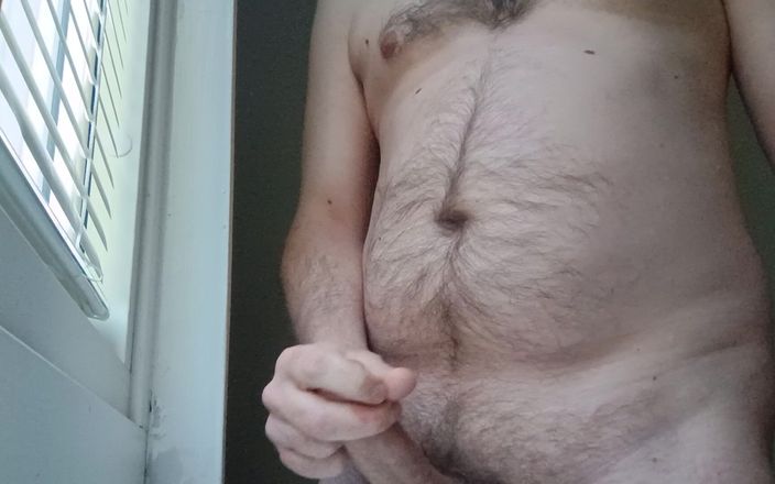 Ed Eden: Masturbation à la fenêtre