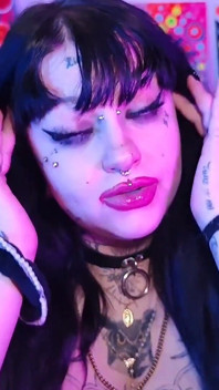 Neusfetisj Deedelove gothic schoonheid meisje