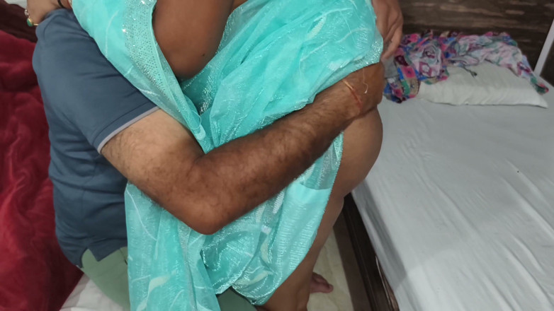 BadMash_Bhabhi: Bhabhi's friend fucked the village Bhabhi well by making her...