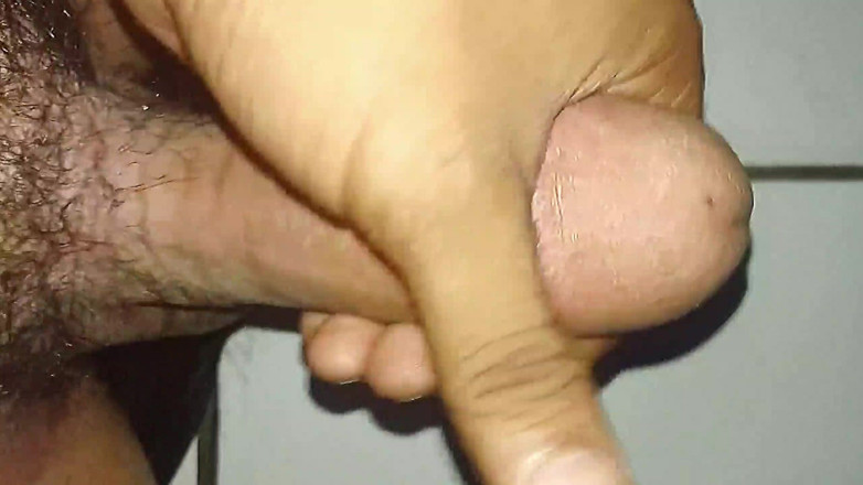Bade Lund Wala: Asijský chlapec třese penisem Gay porno