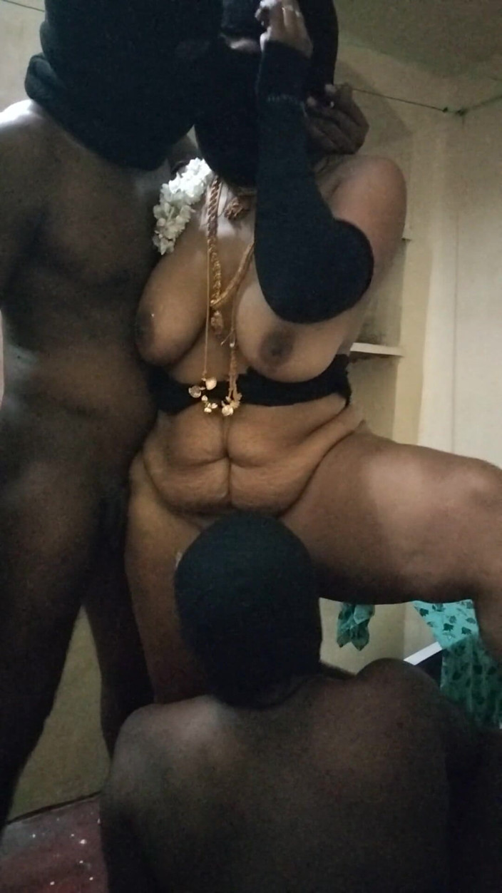 Benita sweety: Aldatılan çift ayaktayken ateşli göğüslerini emiyor