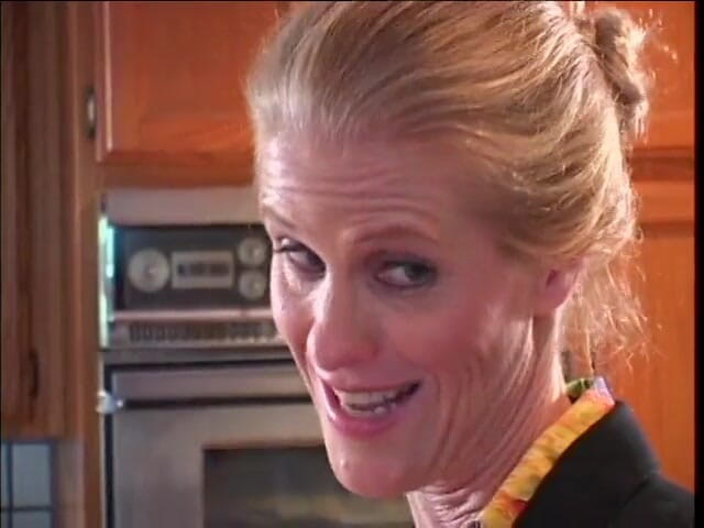 I kissed a girl and I liked it: Kitchen pounding with amazing lesbians
