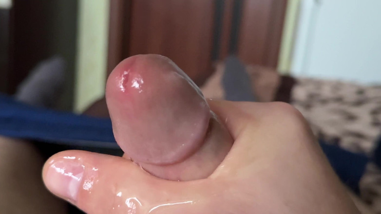 Mimik: Гей Ублажает Себя Пока Не Закончит Себе На Живот