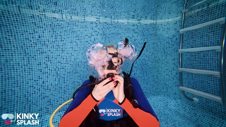 UKCuteGirl Lucy Lauren: Scuba Retreat Day 2 - Sneaky Sparkly Plug Spotted by My Instructor