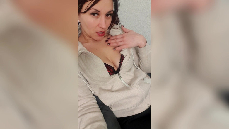 Adele Amber: ホット・ティッツ
