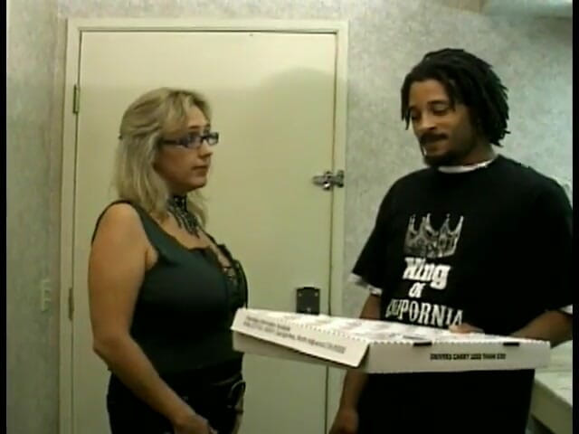 First Black Sexperience: Black guy working as pizza delivery provides feel bored aged...