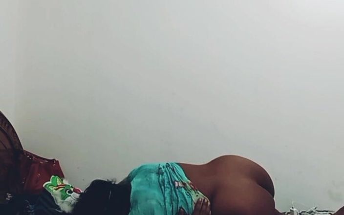 Girlgroup: Sexy Bhabhi dostala zadek ošukaná Deborem a spolkla jeho mrdku -...