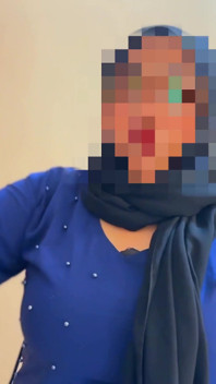 Hijab musulmano arabo culo grosso e tette enormi la cameriera si eccita e si spoglia del suo burqa & hijab & scopando un sex toy