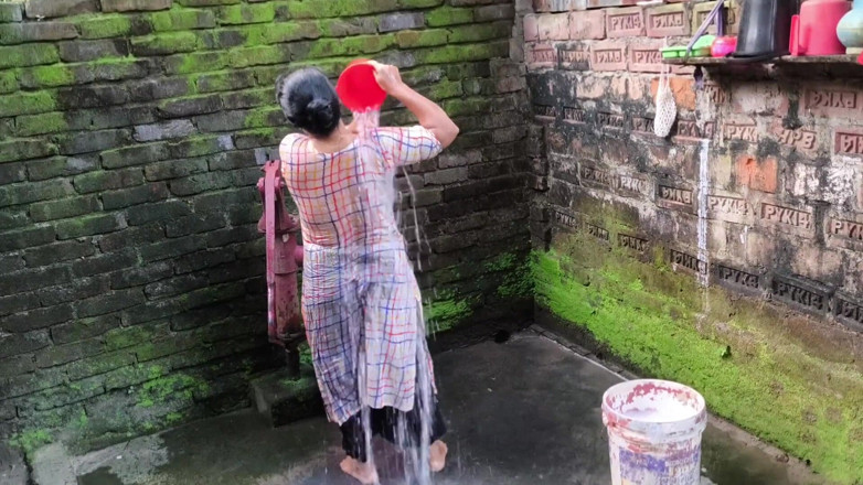 SAFI-SEXY: I See My Girlfriend Taking Bath After Which I Hugged...