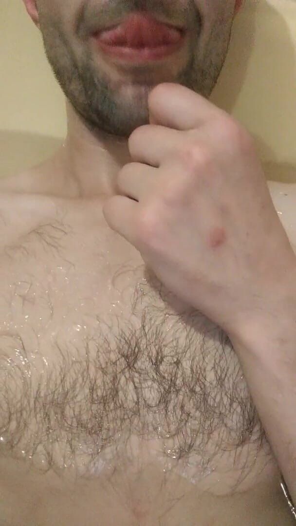 Partizan studio: Cewek sange ini lagi asik masturbasi di kamar mandi!