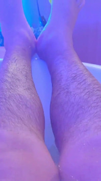 I piedi pelosi dello hobbit vengono nella vasca da bagno