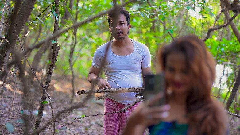 Babt Tina: 在山上与外国女孩发生性关系