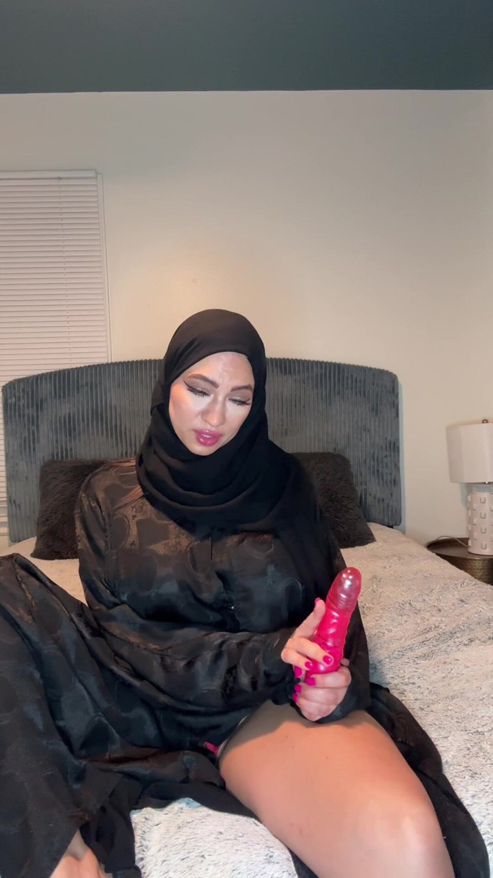 Sasha Pearl: Joi Arab di Abaya