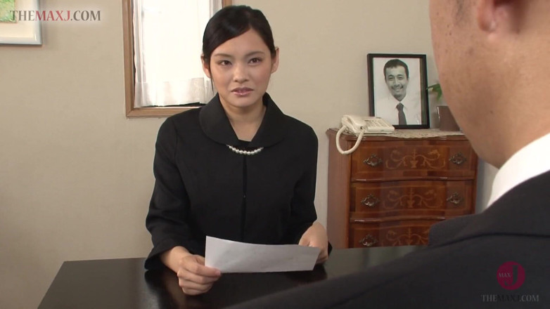 Asian happy ending: Lovely Asian loves to get fingered in her hairy pussy -...