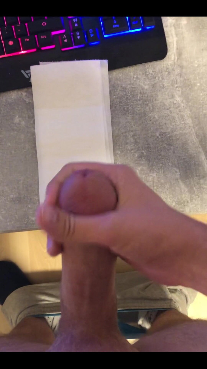 Hotlover1995x: Il Cazzo Grasso Tedesco Ha Bisogno Di Sborrare