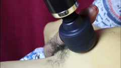 SEXY_GUYBEST: Un vibromasseur et un lubrifiant très puissants coulent sur la...