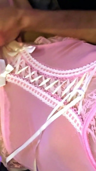 Crossdresser Cdmichelle Memakai Pakaian Dalam Merah Jambu Melancap