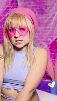 Nech mě tě odpočítávat do čůrání! Tato Barbie je taková čůrací děvka!