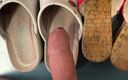 Curt&#039;s shoefucking adventures: Katholische mädchen unter dem tisch sandalen voller sperma bei der...