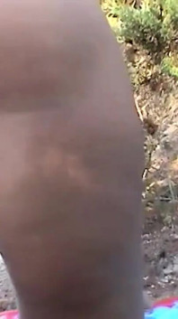 Claudia faz férias nudistas em Mallorca