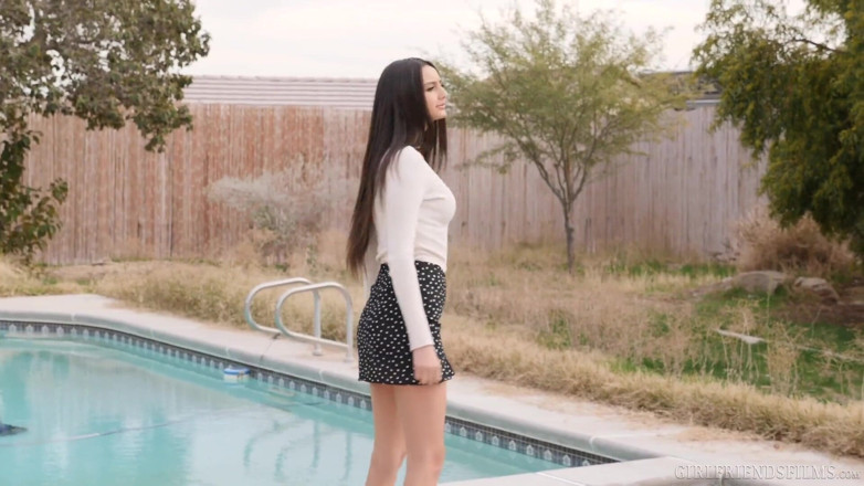 Girlfriends Films: Eliza Ibarra unsă și futută cu vibrator legat de o mamă...