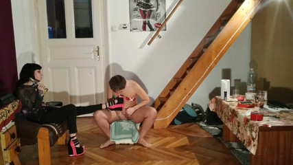 Beth Kinky: Pitiful slave serves his Mistress boots and feet