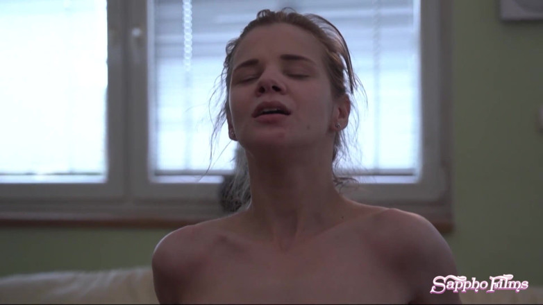 SapphoFilms - By Nikoletta Garian - Real Lesbian: Klitoris yalama uygulaması # 11 - lezbiyen yalama sanatı 7