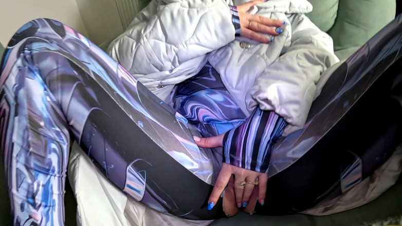 MilfyCalla: Downjacket Cock Worship. Sloppy Deepthroat, Spit and Double Cum on...